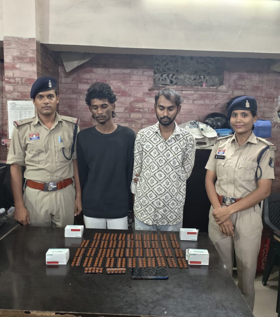 Nitrosun Tablets: Police deal a major blow to the drug trade in Raipur...! Two accused arrested with 459 banned tablets... Odisha connection revealed.