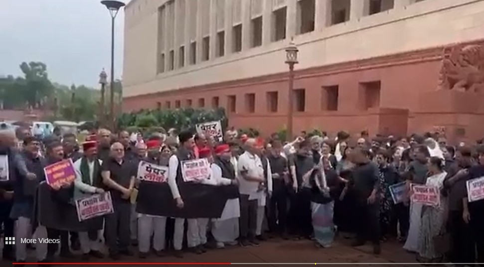 Parliament Monsoon Session: Uproar in Parliament over the NEET controversy...! Opposition protests dressed in black; proceedings of both Houses adjourned.