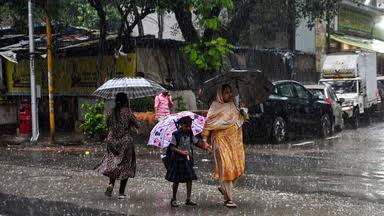 Bilaspur School Holiday: Rain wreaks havoc in Chhattisgarh...! School holidays declared in Bilaspur... rivers and streams in spate.