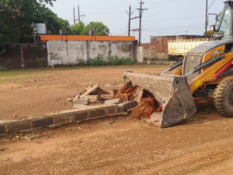 Crackdown on Illegal Plotting: Major action against illegal plotting in Raipur! Municipal Corporation takes action on 3 acres of land in Sukhram Nagar.