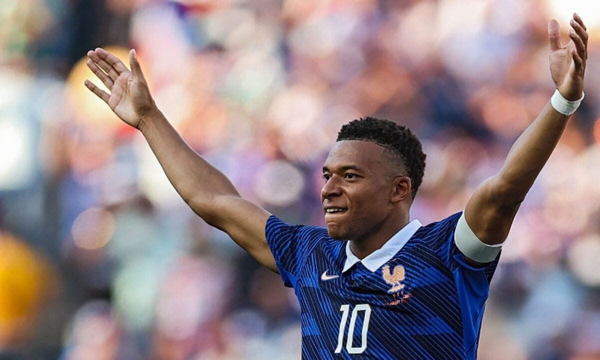 World Cup Final: Mbappé overtakes Messi in the race for the Golden Boot...! All eyes on the final.