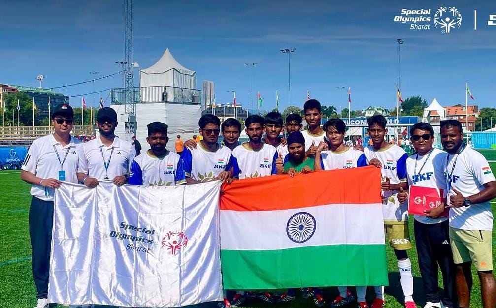 Special Olympics: Soaring on the wings of dreams...! Dhamtari's 'Satyanshu' waves the Tricolour in Sweden... wins a medal at the Special Olympics Gothia Cup.