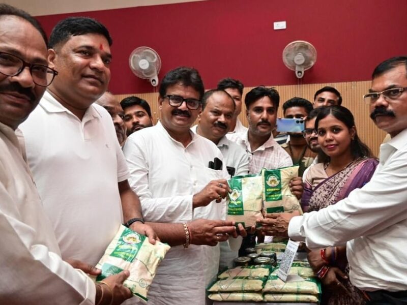 Vishnubhog Rice: 'Vishnubhog' rice worth ₹45,000 sold in just 30 minutes! Women from GPM have scripted a new success story—find out why it is the talk of Chhattisgarh.