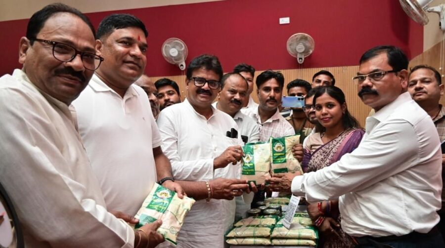Vishnubhog Rice: 'Vishnubhog' rice worth ₹45,000 sold in just 30 minutes! Women from GPM have scripted a new success story—find out why it is the talk of Chhattisgarh.