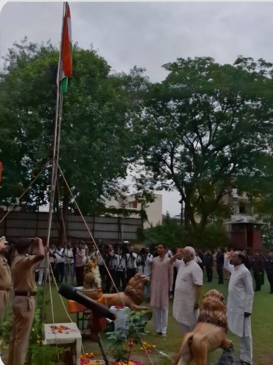 RSS Headquarters, Nagpur: Mohan Bhagwat hoisted the Tricolour at the RSS headquarters in Nagpur! He stated that safeguarding freedom is the responsibility of every citizen.