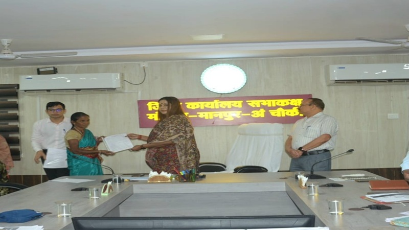 Naxal Rehabilitation Policy: Five Naxal-affected families get a new lease on life...! Financial support along with government jobs; Collector hands over appointment letters.