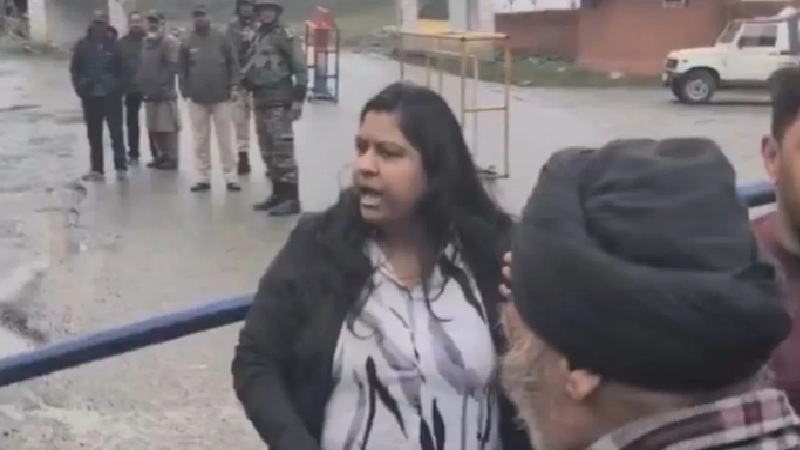 Ladakh Viral Video: Video of a female tourist at a Ladakh checkpost goes viral...! Former military officers express displeasure.