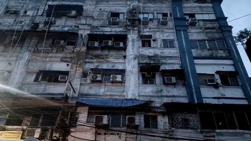 Kolkata Hotel Fire: Massive fire at a Kolkata hotel...! 9 dead, 6 critically burnt... Panic grips Mirza Ghalib Street.
