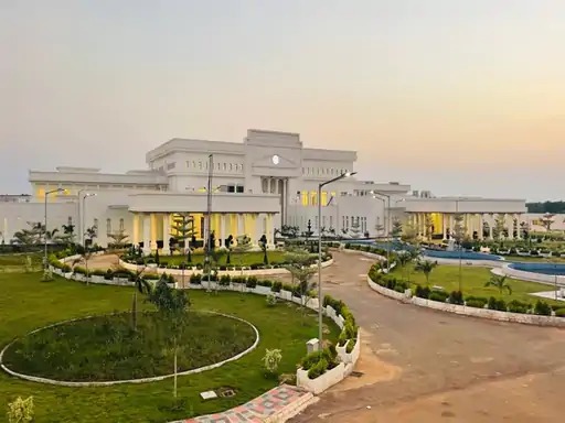 Hareli Tihaar: For the first time, the CM House in Naya Raipur will be decked out in a traditional village theme for the Hareli festival; ministers and MLAs will ride *Gedi* (traditional bamboo stilts).