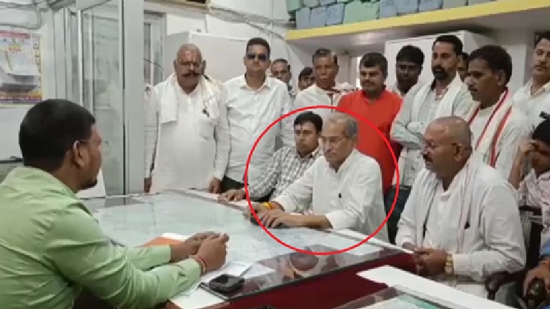 MP PWD: Roads worth ₹1,100 crore in Chitrakoot still in shambles...! MLA visits PWD office... SDO faces the axe.