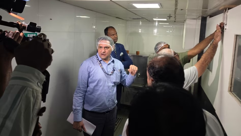 Hotel Sayaji: Major action taken against Hotel Sayaji in Indore! Kitchen sealed; discovery of fungus-infested peanuts and cockroaches sparks an uproar.