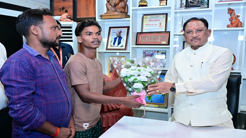 CM Camp Office Bagiya: Avinash gets a new lease of life thanks to the Chief Minister's Camp Office initiative.