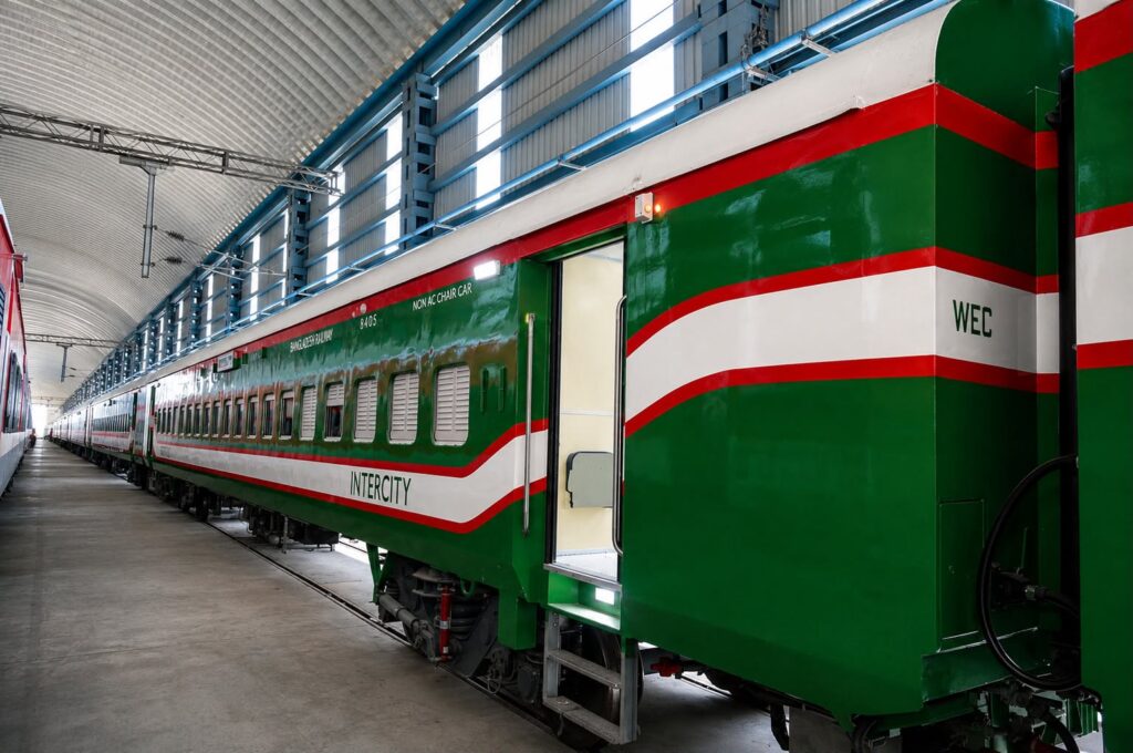 Rail Coach Factory: A major achievement for India...! First rake dispatched from the Kapurthala Rail Coach Factory for Bangladesh Railways.