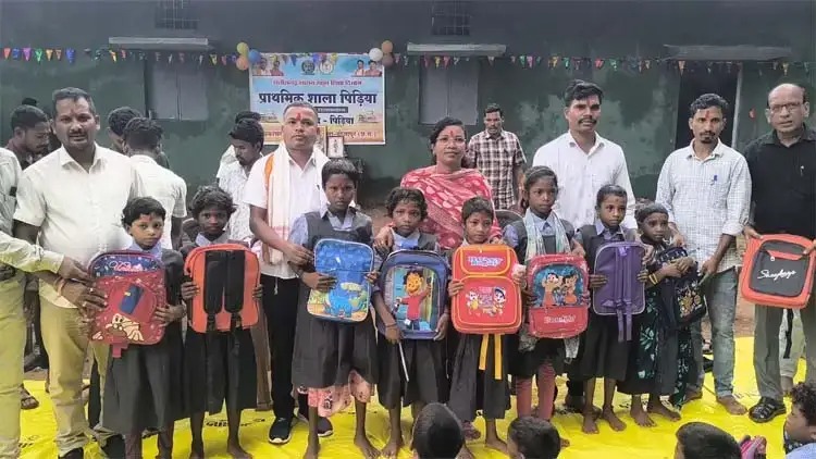 CG News: Once the sound of gunfire echoed here; now, school bells ring. Over 600 schools in Bastar are bustling with life again—a new picture emerges on Teachers' Day.