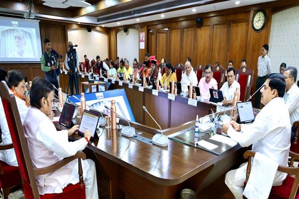 Acceleration of development in Madhya Pradesh