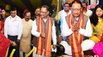 Teeja Pora Tihar: Grand celebrations at the CM House; the Chief Minister's residence adorned with folk songs and dances, showcasing a magnificent glimpse of Chhattisgarhi culture.