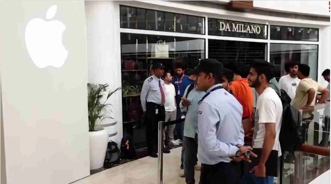 First sale of iPhone 18 Pro begins today; long queues outside Apple Store overnight—check prices and offers.