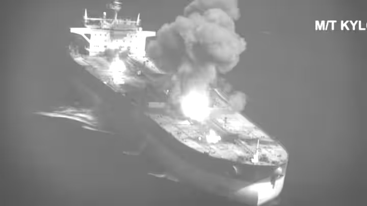 US sinks Iranian ship