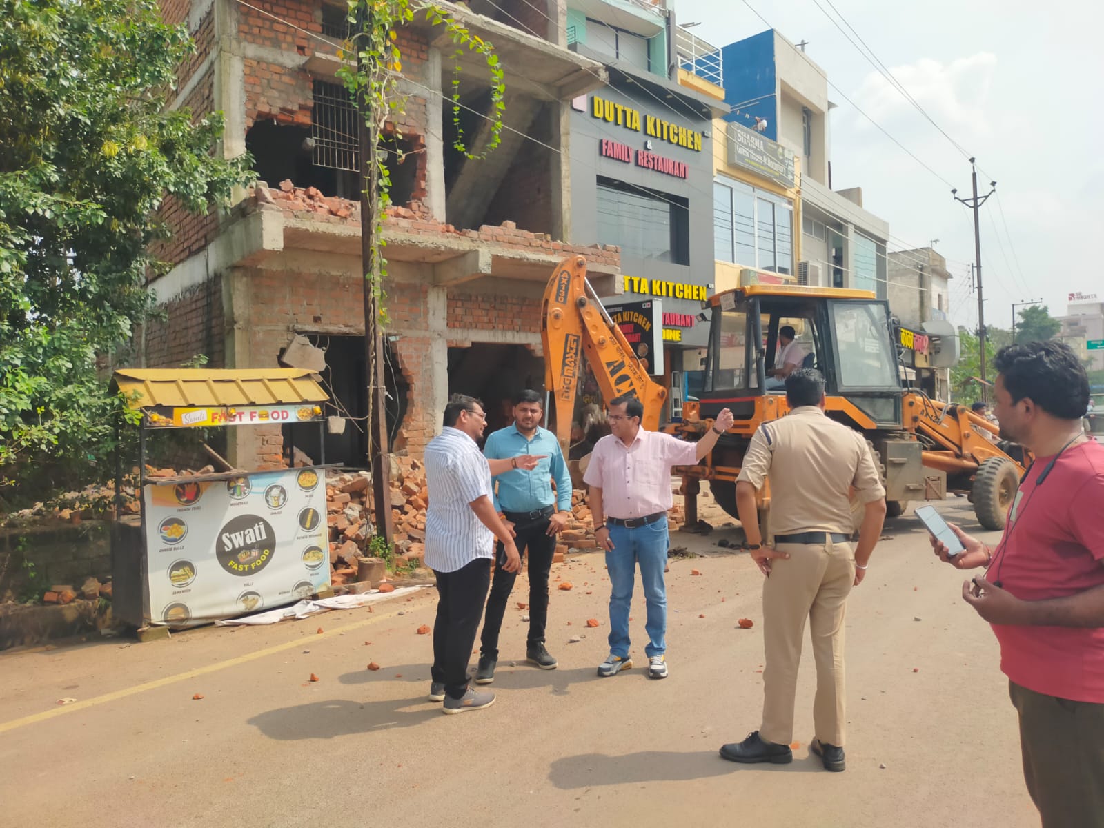 Illegal Construction: Raipur Municipal Corporation takes action against construction violating approved plans; 2,000 sq. ft. structure demolished.