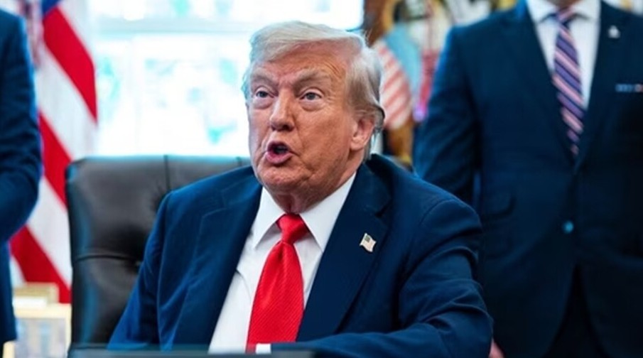 Trump News: White House access banned for CNN, MSNBC, and Politico; Trump calls them "fake news."