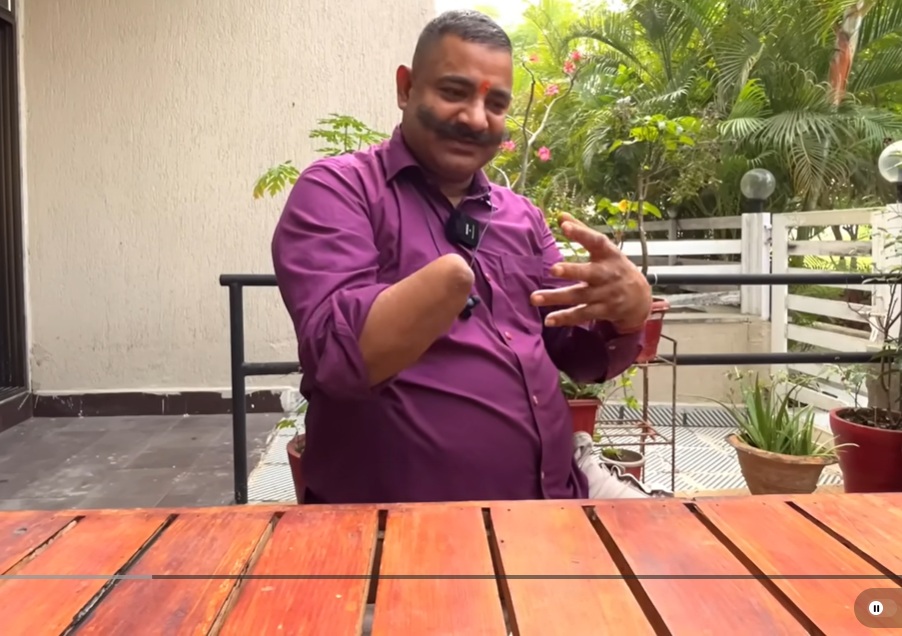 Kargil Hero Naik Deepchand: Lost both legs and one arm in Kargil... yet his spirit remained unbroken! Find out what kind of life this brave warrior, Naik Deepchand, is leading today... Watch the VIDEO here.